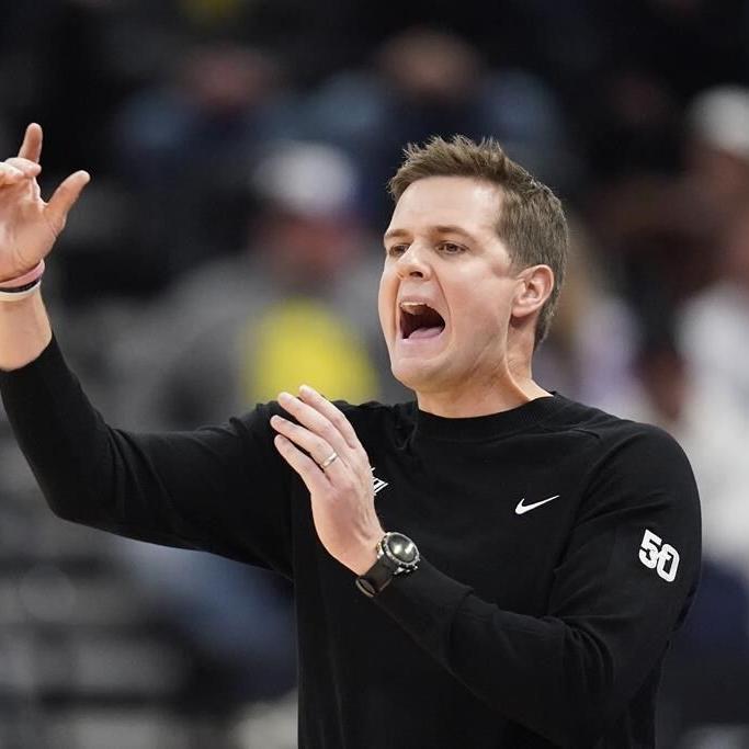 Jazz head coach Hardy dons Canada jacket to settle bet ahead of game with Raptors